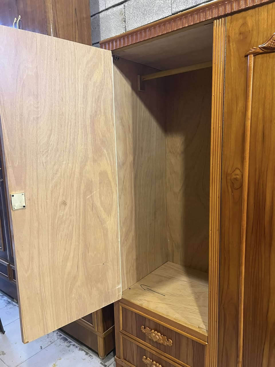 ‏للبيع مستعمل نظيف***********
