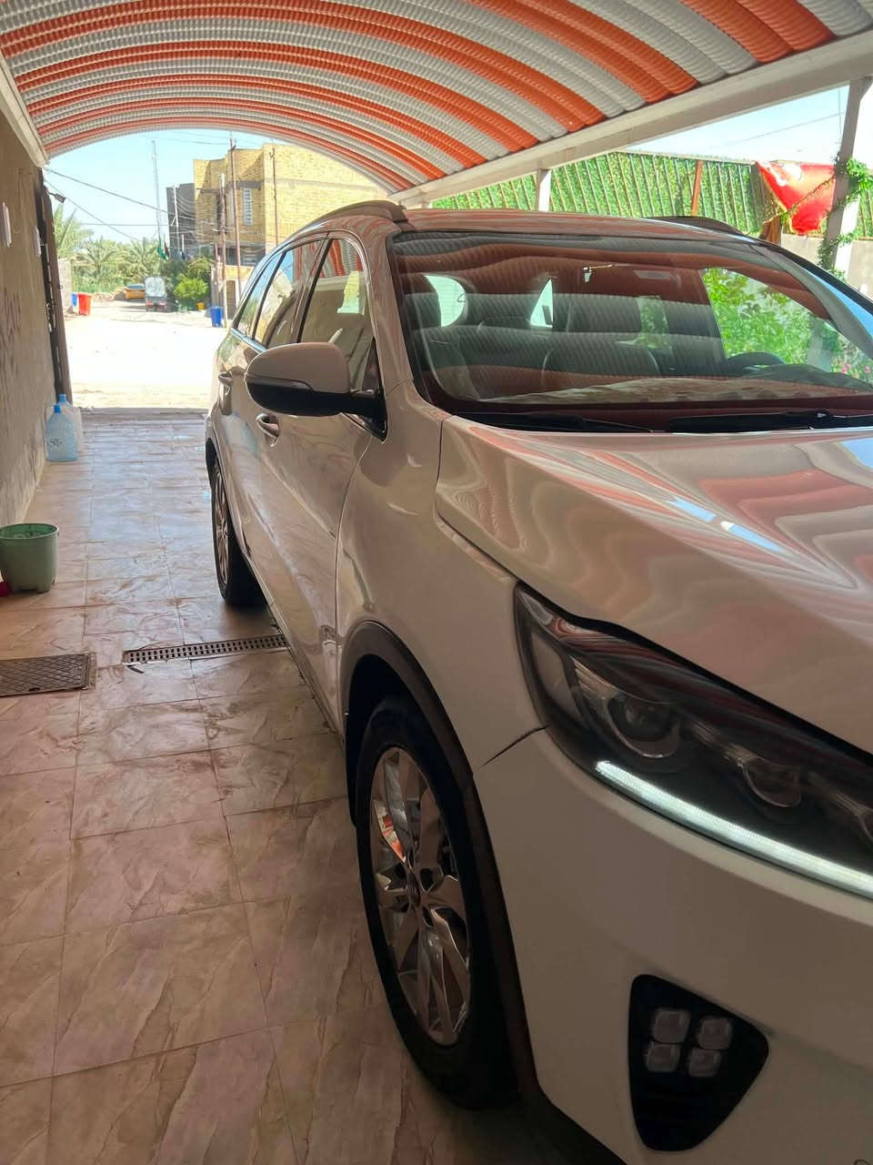 سورنتو خليجي 18
بصمة 
حساسات 
كامرة خليفية 
محرك 6 سلندر 
تبريد ثلج 
اشاير يالمري 
7 راكب 
اضائه ترحيب 
لد حساس 
كشن كهرباء 
نضافه فووول 
بيها شخط شبر 
ومبدل واشر قبق ولفات مال المحرك 
للعلم تاخذ سونار وين ما يعجبك 
ماشية 112
سعرها 215
مكانها طوريج 
***********
