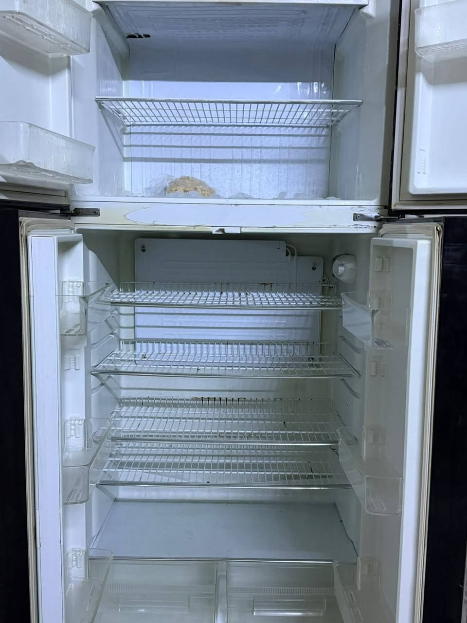 سلام عليكم ثلاجه للبيع ماخذينها بمليون و 150 اريدها ب 500وبيها مجال كل عطل مابيها واتبقه شهر فحص بس الجامه الخارجيه مفطوره


**إذا كنت صاحب هذا الإعلان وتريد حذفه لأي سبب، رجاءا أرسل رسالة إلى الدعم الفني**