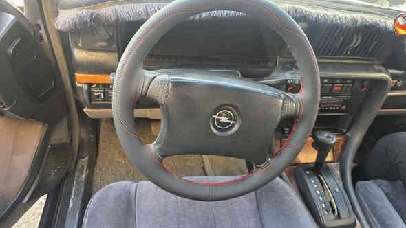 سيناتور للبيع موديل ١٩٩١ حجم ٢٦ سياره جهاز بسمي سعر ٤٠ ورقه بيه مجال بسيط استفسار اتصل على الرقم ***********
