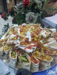 مطعم العروبة • توصيل مجاني • لحم بعجين كبير