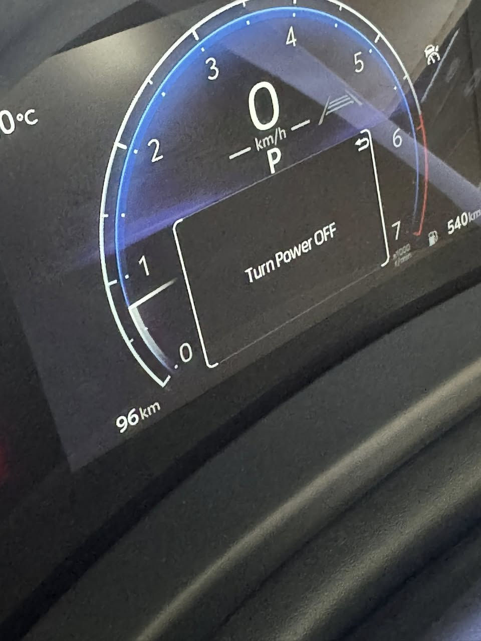 السلام عليكم 
لاندكروز 2025 زيرو شاشه كبيره4كامرات رادار امامي  حساسات اماميه وخلفيه 
السياره مغلفه للاستفسار اكثر الاتصال على هذا الرقم ***********
