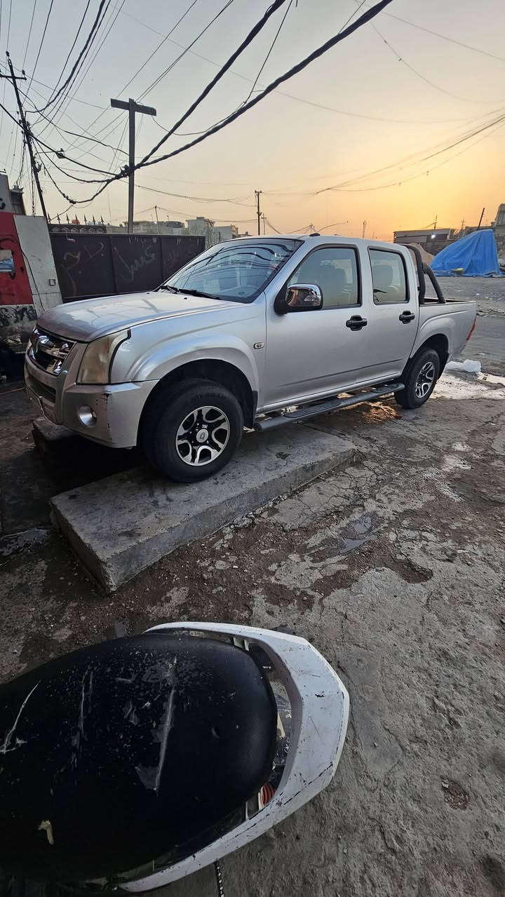 السلام عليكم جبني ٢٠١٥ مابيه صبغ بيه جراد بالبنيد والقماره مابيه خياسات رقم بغداد  الماني بأسمي السياره السعر ٧٢  مكاني بغداد ***********
