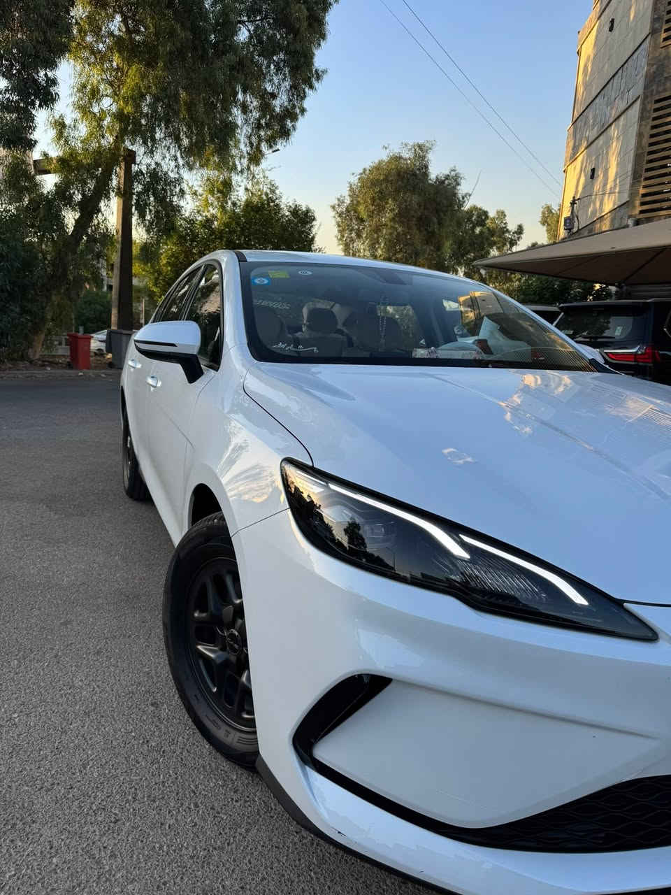 السلام عليكم

05   BYD   (وارد صيني)

سنة الصنع : 2025

عداد المسافة الكلي 6000 كم 

مكفوله كفاله عامه 

داخل ابيض كامله كل ملحقاتها

سنويه بأسمي

وبقية المواصفات الاساسية المعروفة

السعر :  
20.900د.ع

العنوان :- بغداد الكرخ شارع حيفا  

للاستفسار : ***********
