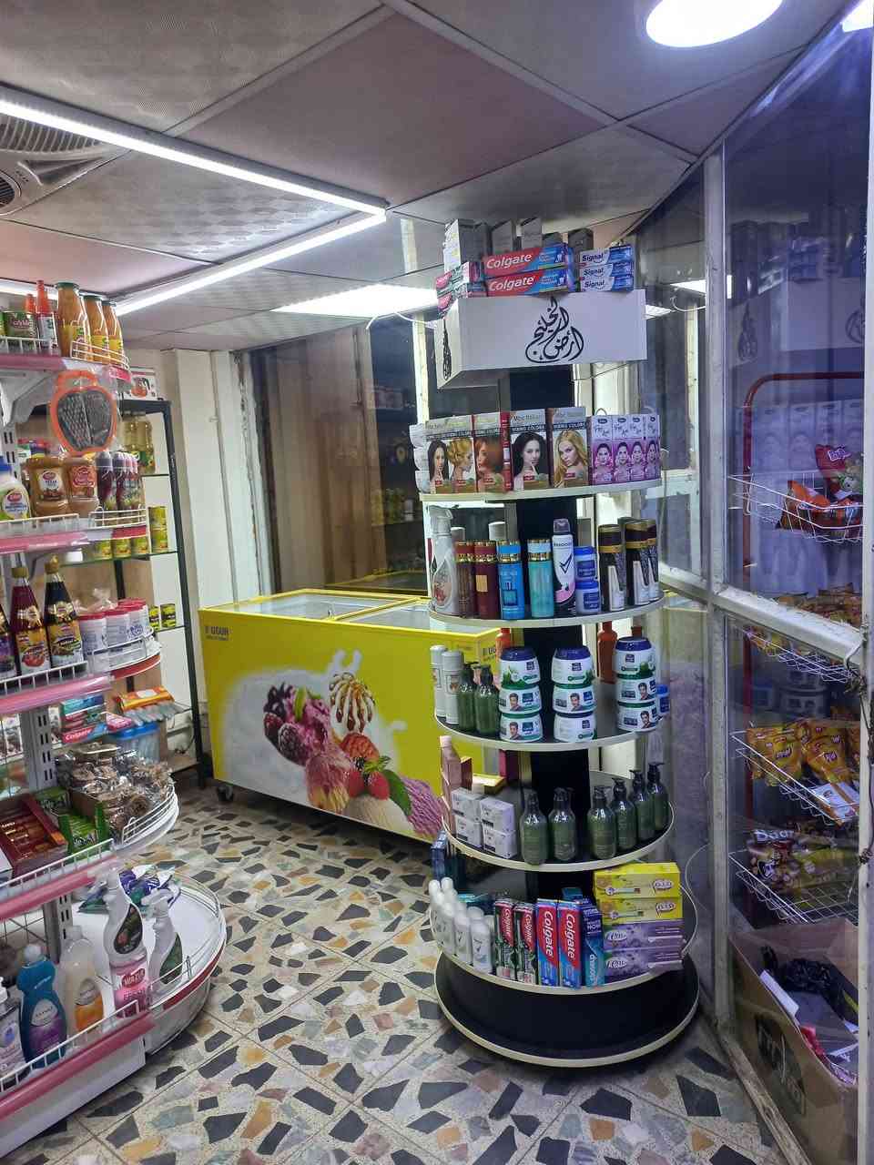 اسواق كامل للبيع مكانه بغداد باب الشرقي       
 
برادات عدد 2 uger
 بطحيه ايكور
سفينه
عارضة عطور
رفوف عرض عدد 2

ايجار 275
للأستفسار ***********
