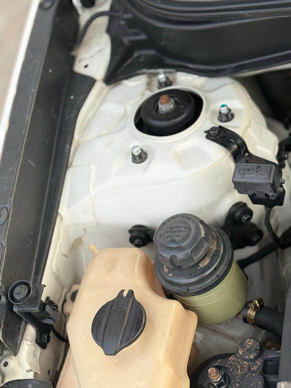 السلام عليكم

سوناتا وارد كوري 2011 ماينكفل من صبغ كفاله ضربه وتبديل مكينه 2,0 دوش كفاله كير ومكينه وحداديه وتخم تاير جديد رقم سليمانيه الجديد سنويه مجدده بسم عربي تريد تحويل او وكاله حاضر جاهزه السياره من كل كلشي مكانه بصره 

‭0773 183 4565‬ البصرة, العراق
