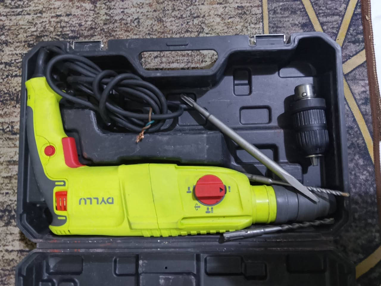 دريلات همر تثقيب وتكشير أخو الجديد 
باقي آخر 4 قطع 
السعر 30 الف الواحد وتوصيل 5 
يوجد توصيل لكفافه محافظات العراق وبغداد 5 آلاف 
*********** يوجد واتساب
