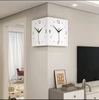 ساعة جدارية • توصيل • شكل جميل