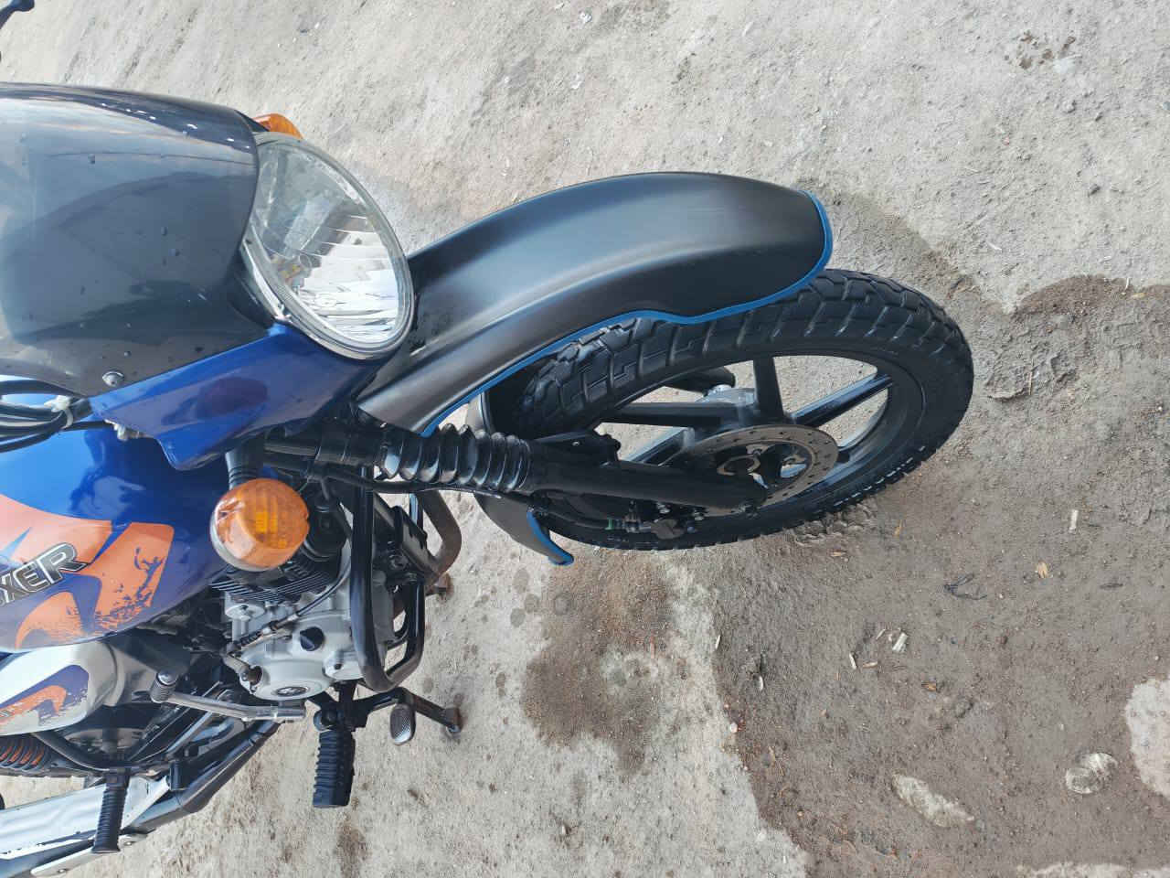 سلام وعليكم بوكسي رياضي رقم وسنويه نكليزي جاهزه مكينه مامفتوح برقي بيه لاصوت ولا تبخير كهربيات جاهزه سنويه مجدد تحويل ثاني يوم السعرمليونين200 وبيه مجال قليل الشراي العنوان زبير تصال*********** وتساب موجود بل خدمه
