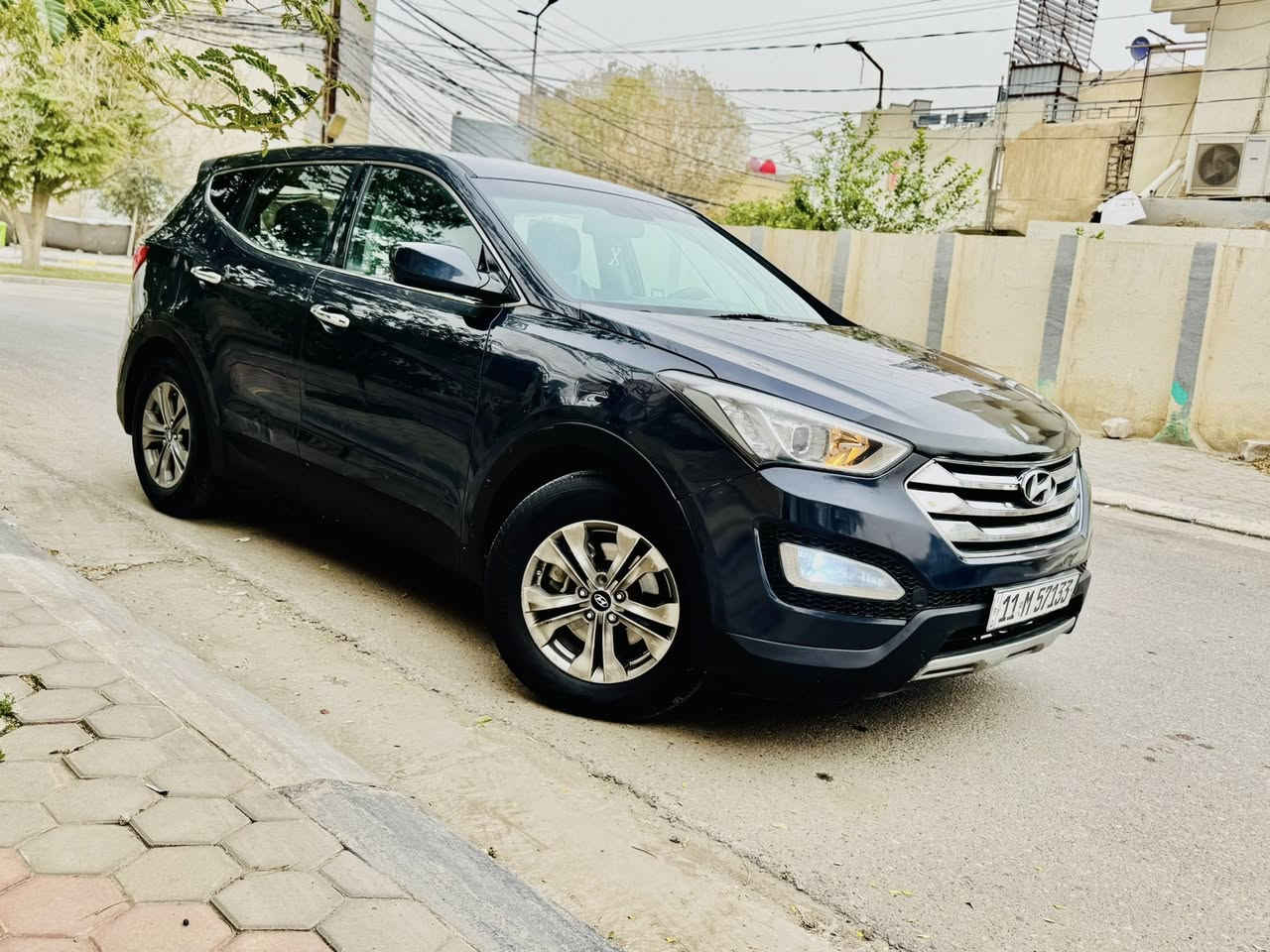 سنتافي موديل2015امريكي الون حبري حادثها جاملغ وبنيد. وباقي سياره مكفوله مكينه 2400 كير ومكينه  مكفولات حداديه جديده تخم تاير جديد تبريد ثلج(7 راكب شاشه جبيره تبريد خلفي 4انضمه قياده شاشه اعطال السياره جديده ومانقصها اي شي السعر 130وبيها مجال ***********مكان السياره كربلاء مركز مدينه
