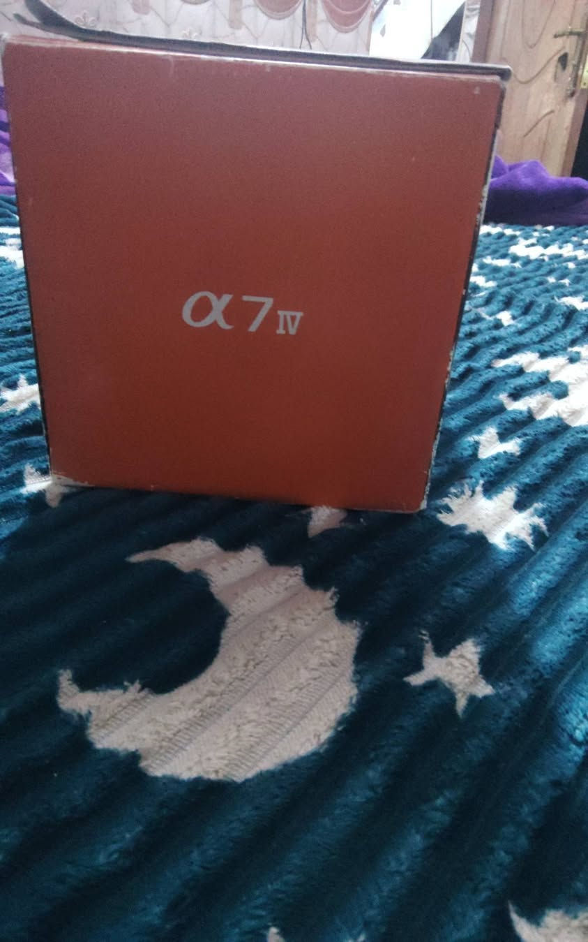 سوني a7iv ستعمال قليل كلش ٩٩ النضافه معه عدسه ٥٠ ملم ورونين sr3 bro
الاتصال على الرقم ***********
