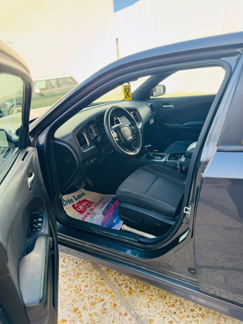 جارجر 2020 sxr مروس او بيع
فول حلوة مواصفات 6 سلندر بصمة 

حدث سياره جملغ وباب الصدر اصليات 
بدون اي دخل ولا ايربك مبيه. سياره جديده 
محرك كير واير بشرط مامفتوح 
سيارة حيل نظيفة كلشي عل بلاد جديد 
سنوية هزة كلشي جديد مدفوع لـ
باسمي السنوية بشرط تحويل وغرامـة
سيارة مابيـها دينار مصرف كامل من كل نواحي

شارع فلسطين /***********
