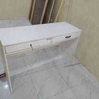 ميز محل • ديكور مكتب