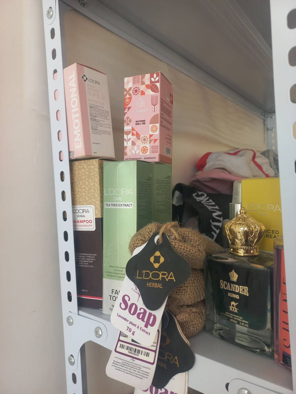 بعض من منتجات لدورا العشبية وعطور خليجية العنوان البصرة التنومة شارع اللواء قرب سيف لبيع المواد الاحتياطية للدراجات 
واتساب ***********
