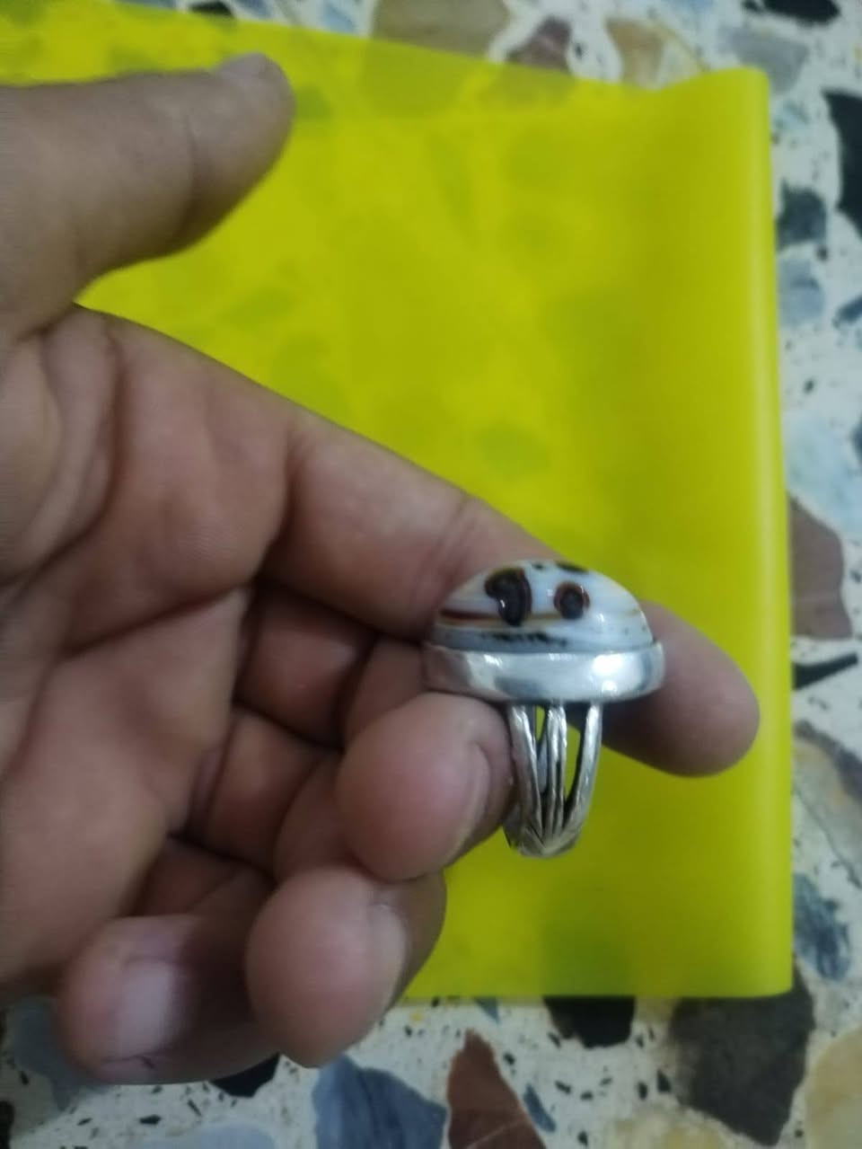 السلام عليكم عدي محابس ثنينهم ابيعهم سليماني وجزع قيم واخذ الي يريدهن يتواصل وياي خاص مكاني كربلاء حي العباس


**إذا كنت صاحب هذا الإعلان وتريد حذفه لأي سبب، رجاءا أرسل رسالة إلى الدعم الفني**