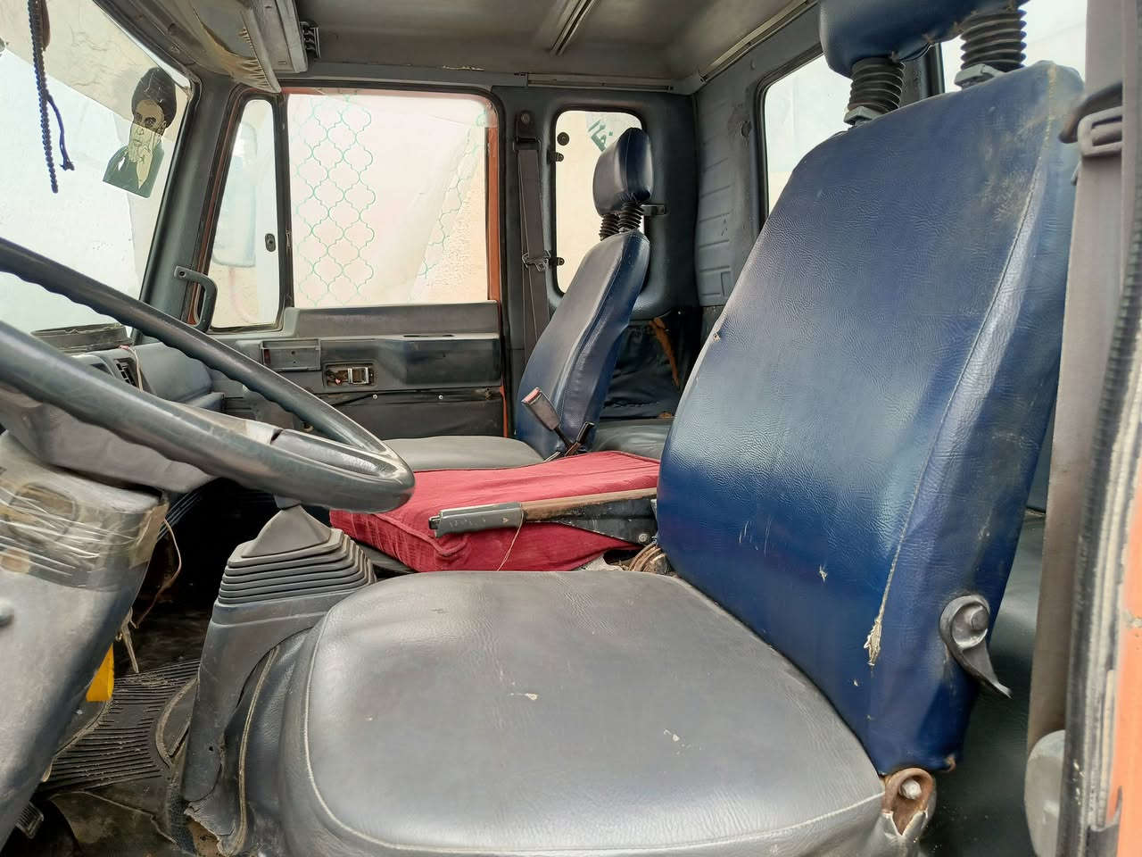 السلام عليكم تنكر للبيع ازوزه مكينه إلبه مكينه جديدة ستوه مجفته 8 طن الرقم انشائيه موديل 19933
مكينه 6 سلندر  
الاستفسار. ***********
العنوان البصره أبي الخصيب 
السعر 55 وبيه مجال قليل
