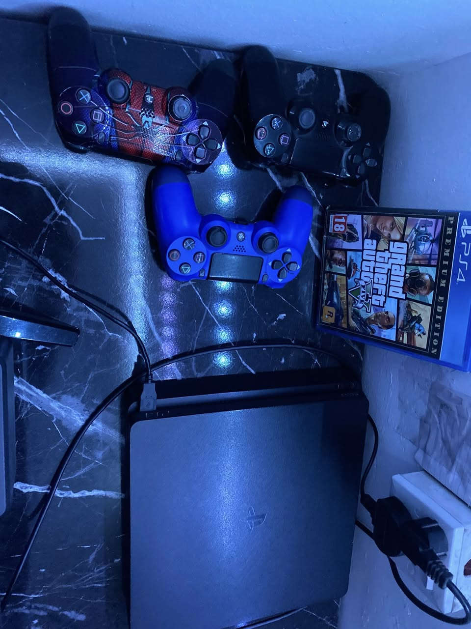 سلام عليكم بلي 4 سلم نضافه فول 100% وياه حساب بي 50 لعبه ما طاب تصليح انطيك وياه كرتونته وانطيك 3 يدات وقرص gta5 ويوبي اس كلهن 300 قفل


**إذا كنت صاحب هذا الإعلان وتريد حذفه لأي سبب، رجاءا أرسل رسالة إلى الدعم الفني**