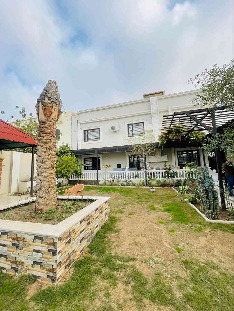 دار  مميز للبيع ركن في مجمع زيتون ستي في اربيل

المساحة 200م + 290 م حديقة جانبية
4 غرف نوم 
استقبال - صالة - مطبخ - حديقة - 
______________________________
خانوو بو فروشتن لة شارى زيتون ستى
٢٠٠م + ٢٩٠م باخچه
4 ژوورى نووستن
ژورى بيشوازى - هول - مةتبخ
______________________________
￼⁨￼للمعلومات اكثر يرجى الاتصال او زيارة 
*********** أربيل, العراق
