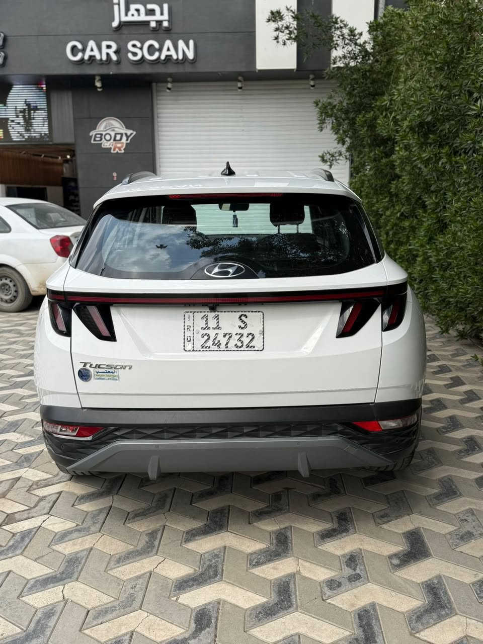 هيونداي توسان موديل  2023 خليجي 

🔴ماشيه 44 الف كيلو 

🔴مكان السياره بغداد الغزاليه 

رقم بغداد إنكليزي جديد

المواصفات :-

🔴محرك 2.0 لتر DOHC

🔴كير بوكس اوتوماتيك 6 سرع 

🔴تشغيل ذكي ( بصمة ) + تشغيل عن بعد 

🔴شاشة Carplay and android auto 

🔴كامرة خلفية دوارة 

🔴تبريد قطعتين 

🔴كراسي كهرباء  

🔴فول تحكم ستيرين 

🔴 دشبول ايباد 

🔴حساس امامي و خلفي 

🔴نظام تشغيل واطفاء الحساسات

🔴نظام تشغيل الكاميرا الخلفية 

🔴 شاحن وايرليس 

🔴اوتو هولد 

🔴هاند بريك كهرباء

🔴 4 وضعيات قيادة 

🔴مانع انزلاق 

🔴ويل كروم
‏
🔴 ضرر بارد بسيط يم قبغ البانزين موضع بلصور

‏🔴السعر 20500 $دفترين وخمس ورقات 
 
📱للاستفسار الاتصال 
***********
