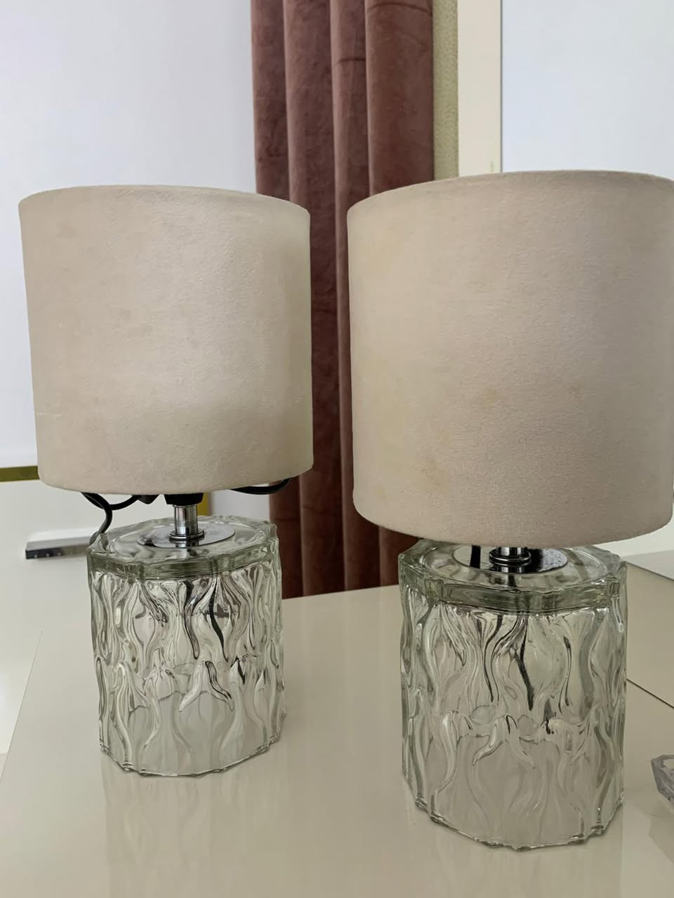 غرفة نوم كلش نضيفة سعرها 400 وياها تيبلام نفس اللون هديه 
و التخم قطعتين مقعد ثلاثي سعره 50


**إذا كنت صاحب هذا الإعلان وتريد حذفه لأي سبب، رجاءا أرسل رسالة إلى الدعم الفني**