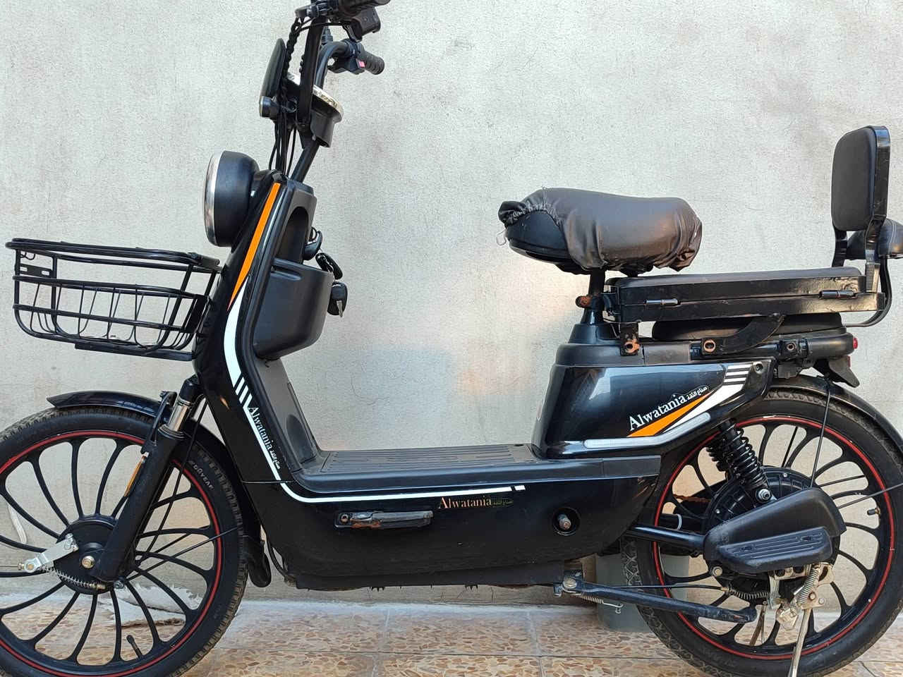 للبيع دراجة شحن حجم 20 / 5 بطاريات كبار جداد  3 سرعات  سرعة 60 شاحنة بل كارتون مامصلح كهربائيات وضع شركة تعليك اشارة كشن اضافي وبيدارت السعر 275 وبي مجال  مكاني موصل ايسر حي الوحدة


**إذا كنت صاحب هذا الإعلان وتريد حذفه لأي سبب، رجاءا أرسل رسالة إلى الدعم الفني**