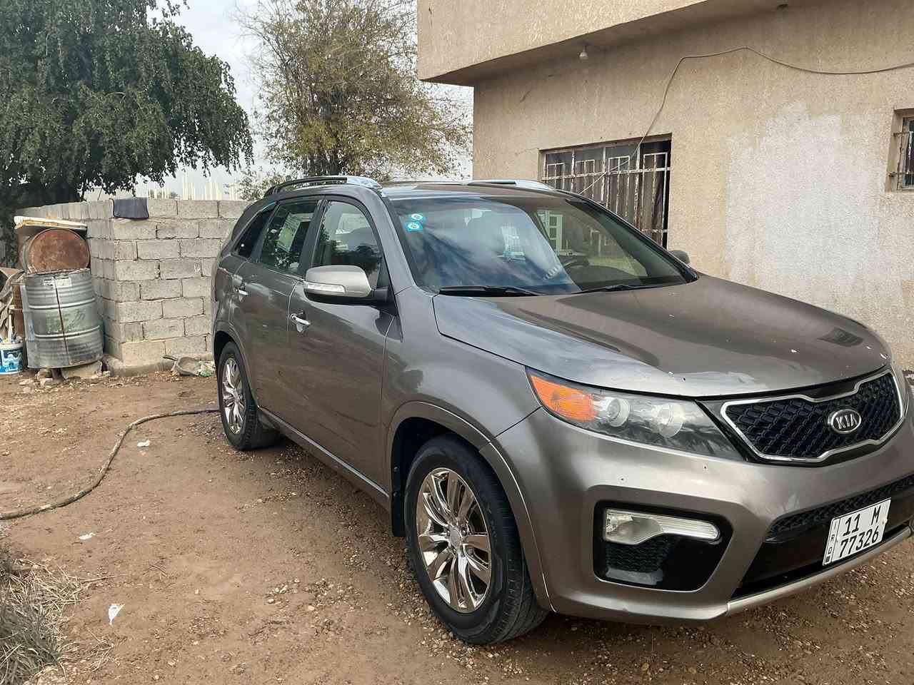 سلام عليكم 
سورنتو 2013فاءه sx V6
فول مواصفات معدا لبنرامه 
1-كشنتات كهرباء 
2-كشتات خزن 
3-كامره خلفيه 
4-حساسات خلفيه 
5-مري شفط 
6-اشاير بل مري 
7-يدات ستيل 
8-سبعه راكب 
9-كشنات جلد 
10-ارضيه جلد 
11-بصمه تشغيل 
12-رقم بغداد بسمي سياره بيها بنيد وجاملغ تبديل شركه +صبغ لبنيد فقط سياره أمريكيه محرك دوش فاءه SXمحركه 6سلندر 3600
13-تثبيت سرعه 
14-مانع انزلاق 
15-تحديد مسار 
16-تثبيت أثناء لنحدار
17-تخم تاير جديد 
18-صدر الكفاءه ماله 80% 
هذا رقمي ***********بي واتساب لموقع بل بحموديه 
لسعر خاص وترهم مراوس حسب لقناعه
