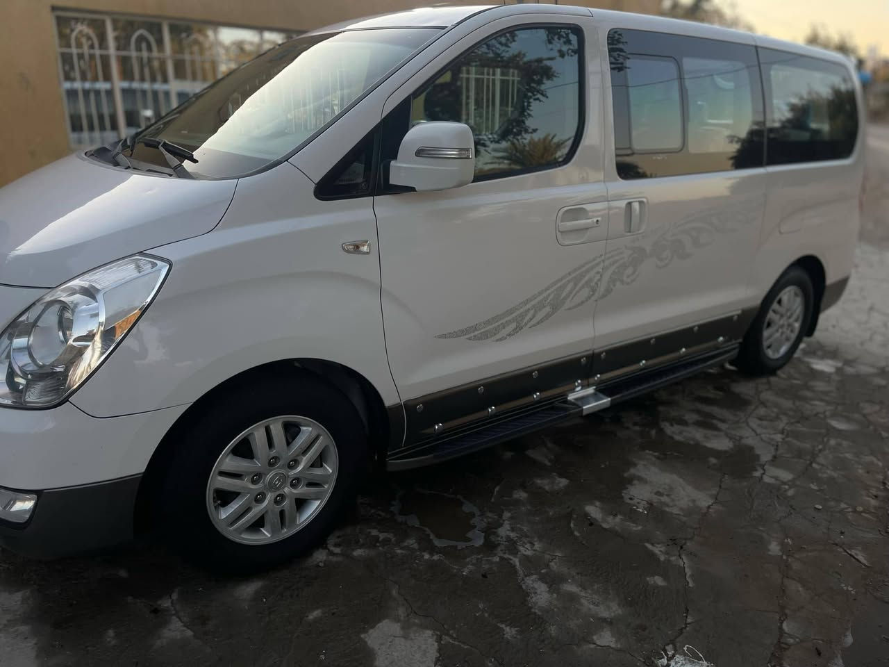 ستاركس 2018ادبلو خصوصي   مكفوله كفاله عامه عدا رصعات مبينه بالسونار  سباره مال بيت استخدام شخصي سياره بوضع شركه    الاستفسار الاتصال ***********
