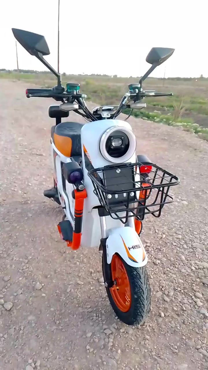 سلام عليكم
دراجة شحن للبيع 
X900 2025 خمس بطاريات
السعر 400 للأتصال ***********
