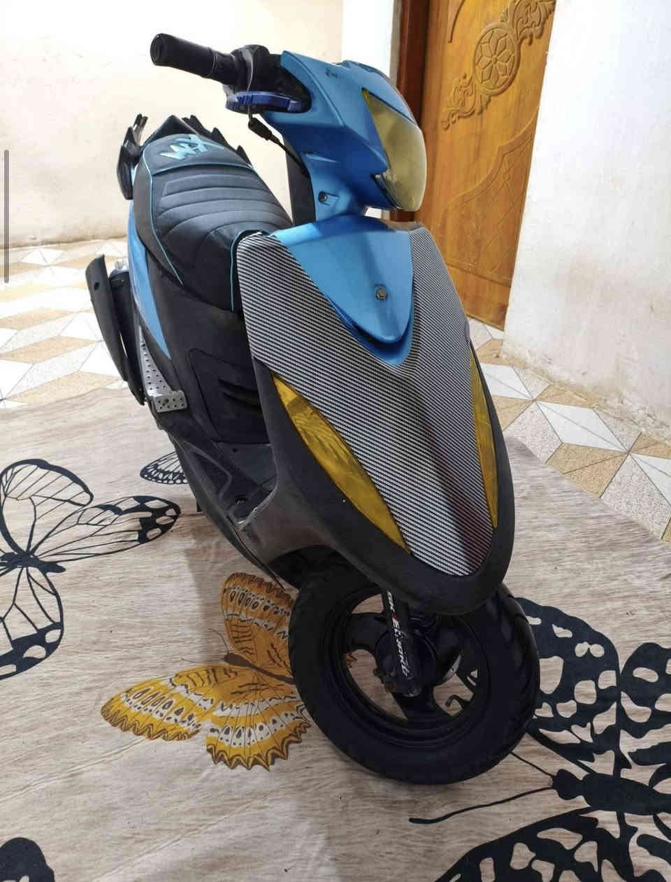 ماكس عدلة كلهة شغاله سلف هندر اشاير سكنات ما مفتوحه مشي نهضه خير من اللّٰه بوشه 49 ابلاديه لايت عالي وناصي دبلات امامي وخلفي ابريكات اماميه وخلفيه جاهزه اخت الرمبه نعومه ما نقصها شي كفاله مكان جزيرة شارع باب الهوى سعر 850وبيها مجال ***********
