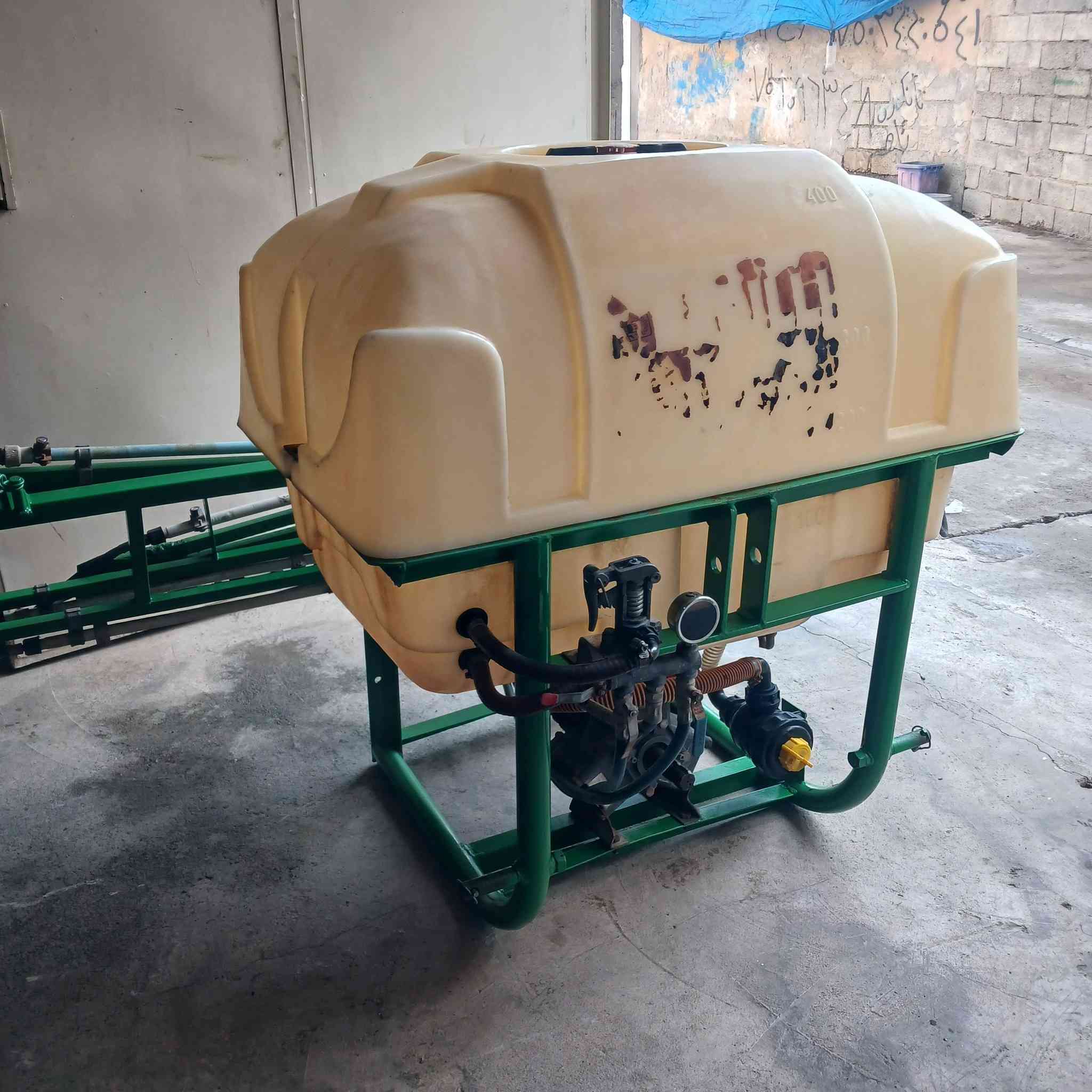 ده رمان ريژ باديلى ئه سلى ٤٠٠لترى بؤفرؤشتن زؤر خاوينه شوين چوارقورنه
***********.     ***********
