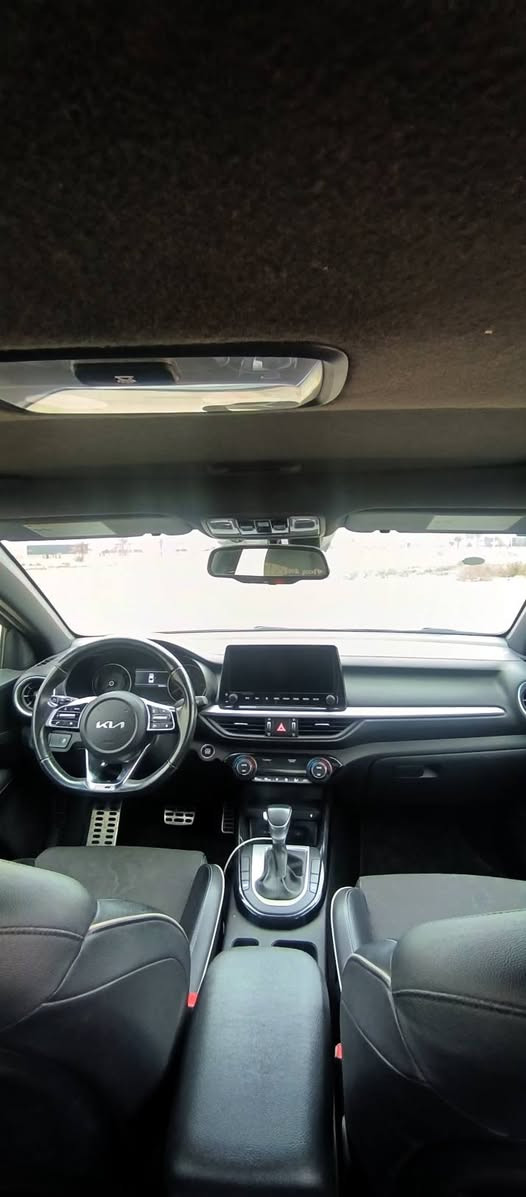 فورتي موديل 24 GT LINE السياره بيها صبغ دعاميه وبنيد لغد وشاصي كفاله شرط سونار ماشيه 60 الف بيها شخط بل جاملغ الخلفي موجوده صورته صور الحادث كلها موجوده سعر السياره 167 وبيها مجال مكان السياره بغداد بسمايه ***********
