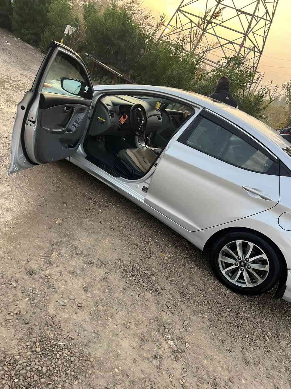 الانترة ٢٠١٢ فول مواصفات لمتد على فئة فول عده البصمة ماشية ١٢٨ الف 
بيهه صبغ قطعه وحدة 

***********
