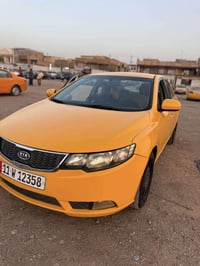 سيراتو  موديل 13 محرك 1600 رقم بغداد بأسمي  سنويه جديد  السياره خير من...