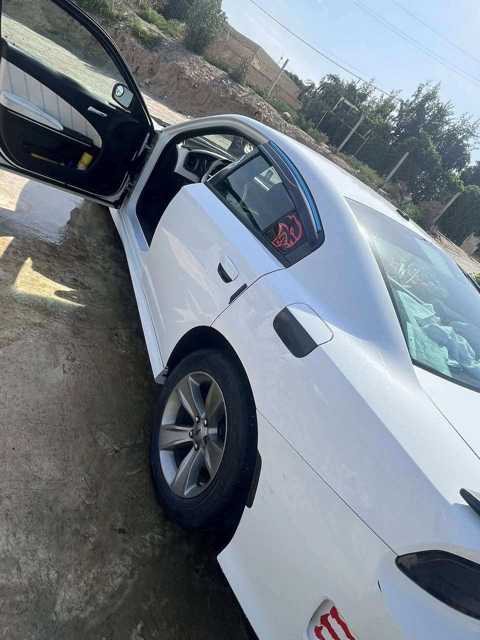 السلام عليكم … وارد كندي موديل 15 اصل جاملوغ امامي سائق فقط ومصلح نفسه وعندي سونار المندلاوي بيها . سعر 170  سيارة متعوب عليها لغرض الدراسة دا أبيع كامله ومرتبة ع اخيرر .

 سيارة Sxt محدثها gt بنيد ودعاميات .
مواصفات معروفة : 
شاشة كبيرة كامرة متحركة حساس خلفي
تو ويل والويل مالتها بلادي 18 بدون صبغ 
بصمة أبواب وبصمة تشغيل 
تشغيل عن بعد مثبت سرعه 
كشنات نص جلد ودشبول كنتارة
كشن سائق كهرباء 
عدسة وزنون ثلجي 
ماشية 188 الف كيلو كيلو 
رقم بغداد هزة جديدة شرط تحويل 
سيارة بيها بارد قليل مكانات متفرقه 
مكاني ديالى او بغداد بوب الشام 
*********** 
السعر 170 وبيها مجال
