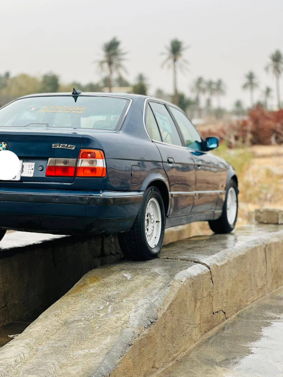 سلام عليكم اخواني
بي ام حجم 525
مكينه مفتوح وكير خير من الله 
تخم تاير كهربائيات كامله 
موديل 90 رقم بغداد نكليزي 
السياره خير من الله مصبوغه لجماليه من غير ضربه 
سعرها 50 وبيها مجال قليل 
مكاني بغداد الحسينيه مال راشديه 
رقمي *********** / ***********
