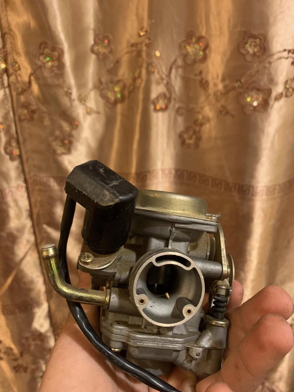 كابريته ماكس للبيع *********** قيم او خذه مكان كرنه حي سلام
