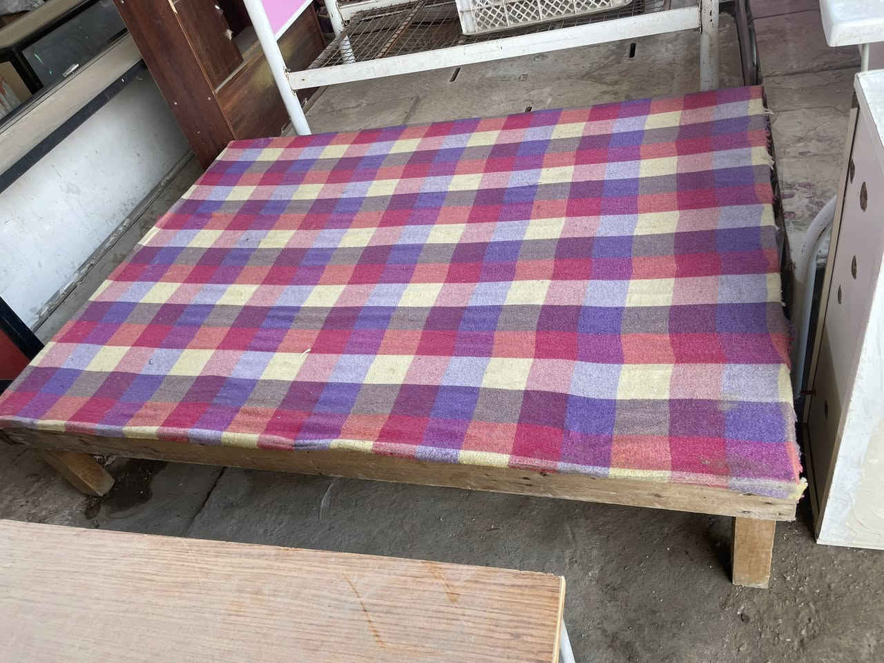 عنوانه شارع الناحيه قرب ساحة التشابيه أغراض منزليه باله مستخدم *********** وات ساب
