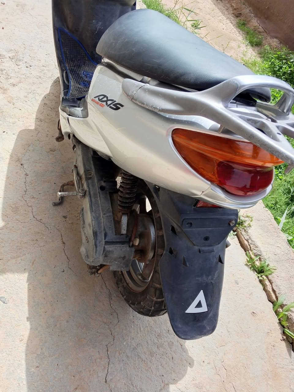 دراجه اكزز فحل حاويه السعر 450الف وببها مجال لشراي ***********مكاني حله بابل
