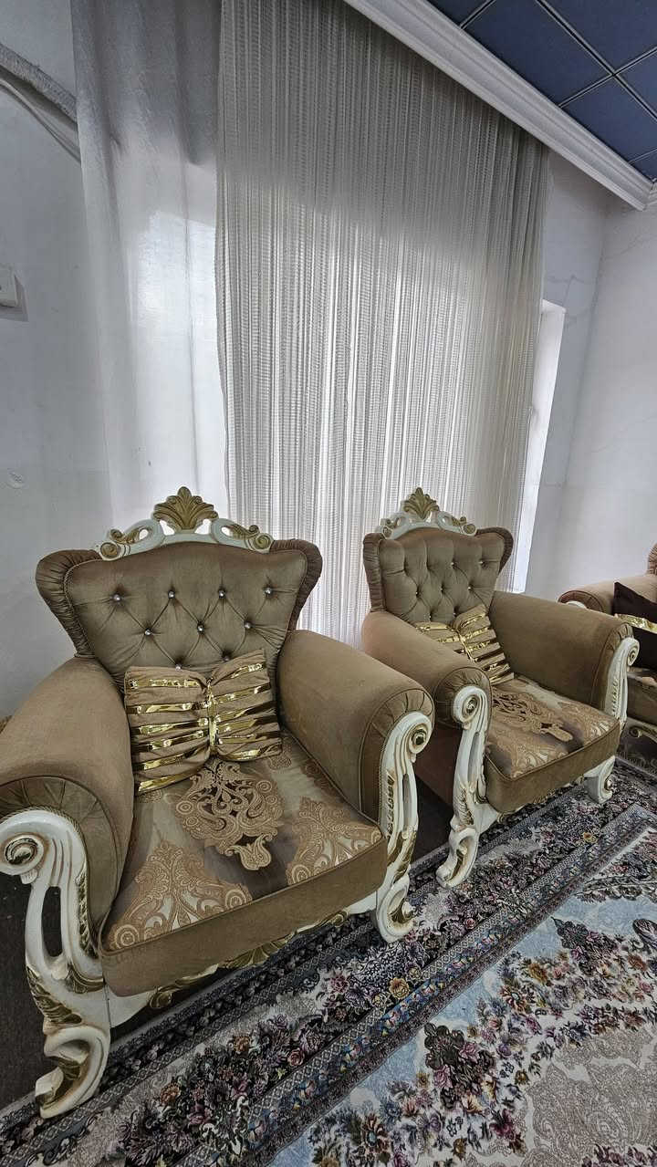 طخم ملكي 10 نفر نظيف جدا السعر 475 الف العنوان دوميز شارع الكامب يم ملعب القوس للتواصل كورك واتس فايبر ***********
