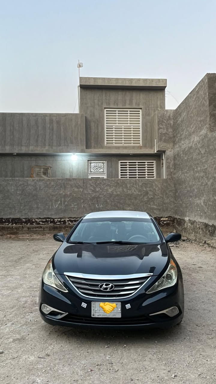 سلام عليكم سوناتا للبيع  2014 وارد امريكي ضربه خلفيه ٠ تخم تاير جديد حداديه كامل سعر 115 وبيهه مجال للاتصال ***********
