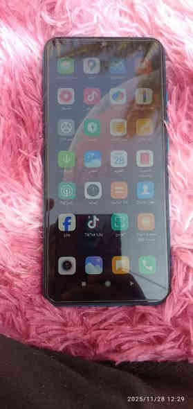 ريدمي شاومي A9 دبل شريحة اصلي ما مصلح شغال عالفحص السعر 75 الف مكاني النجف حي القادسية. راسلني خاص او واتساب ***********
