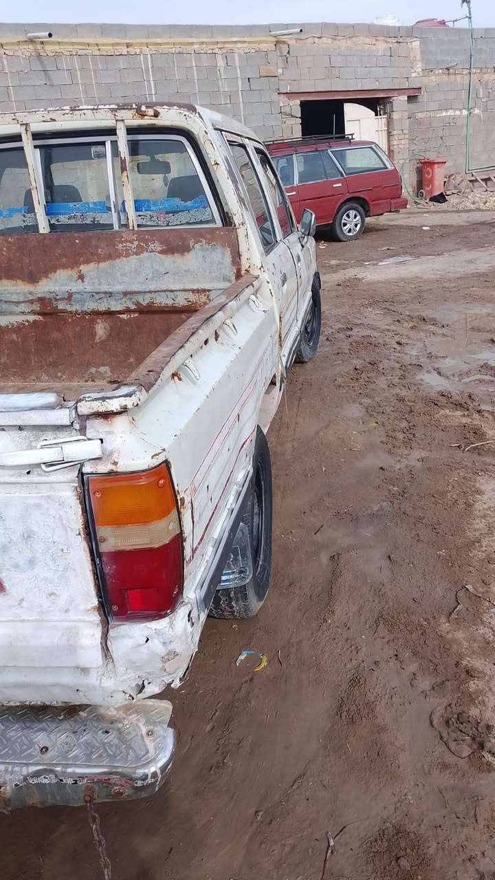 سلام عليكم
ابيكم مدويل 85
 رقم بابل سنويه بعدهي ما منتهيه 
مكينه وكير كفاله سياره جاهزه 
كهربائيات شغاله حداديه نظيفه 
سعر 30وراقه وبيه مجال السراي
***********
