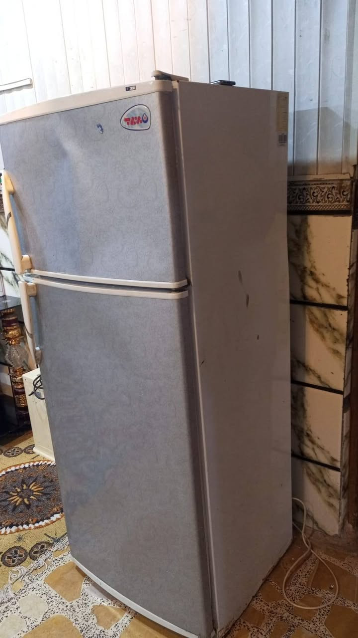 السلام عليكم ثلاجه برفاب البيع نظافه مثل مواضح بالصوره شغل فول جاهزه  السعر 120 الف موبايل *********** عمارة, ميسان
