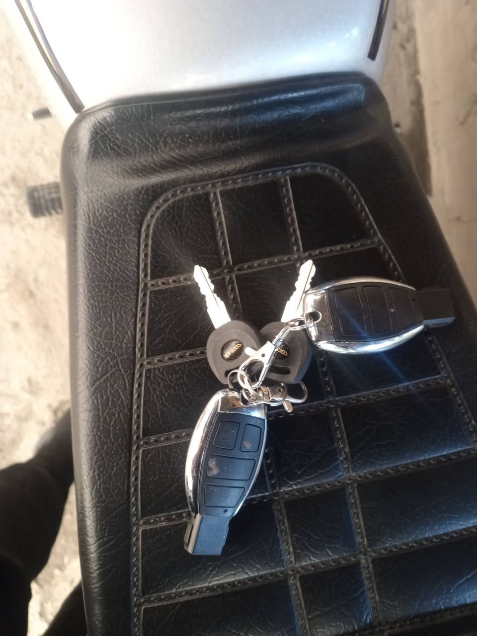 دراجه سونيك الاصلي 2025 دراجه صار له اسبوعين مشتغل دراجه بالكرتونه صفر منافيس بلادا كنترولات بلادويه دراجه شقد ما تقول جديده السعر 725 مكاني كركوك حي الاسره مفقودين ***********
