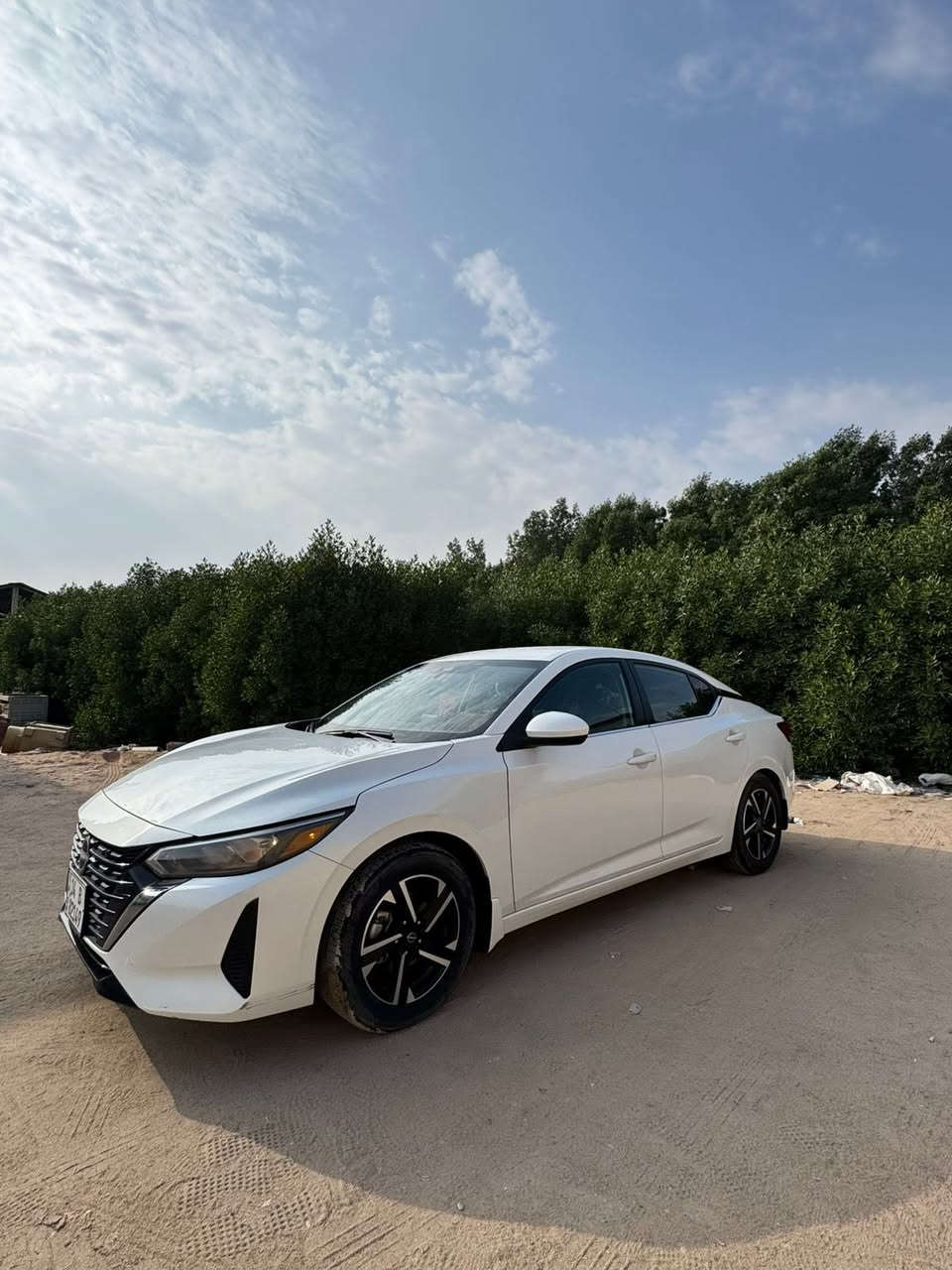 سلام عليكم نيسان سنتره مديل 24 فئه SV  ماشيه 48 تحكم ستيرن تدفئه تبريد شاشه جبيره ستخدام شخصي من البيت الدوام رقم معوقين لمعوق بحمدان بلبصره ولد شاب الون ابيض صدفي السياره مكفوله كفاله عامه ماعده بارد كد اصبعين فقط محرك كير كله كفاله شرط السونار ولفحص  سياره جديده وحله من الصوره محرك 2000 مكاني بصره الزبير ***********السعر 155 وبيه مجال
