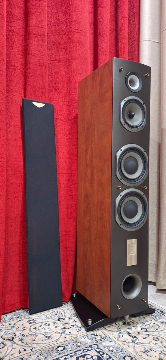 TRIANGLE antal ex HI END
سماعات هاي اند
احترافيه 
جدا راقيه
جدد استخدام ساعات فقط
مع الكارتونه
((( الوحيدات في العراق )))
***********
