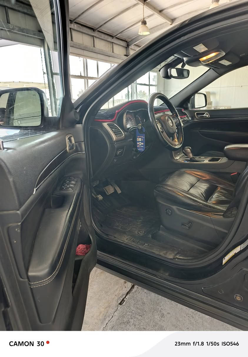 سلام عليكم للبيع جيب لاريدو موديل 17 ماشيه 190الف ضرر باب صبغ وجاملغ بارد فول مواصفات عده الفورويل والفتحه السعر 210وبيها مجال الاستفسار على هذا الرقم ***********
