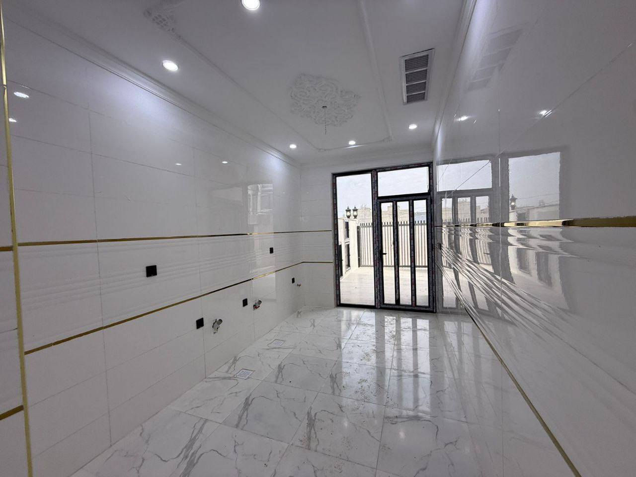 منزلين لبيع حي 8 حصاروك
سند طابو يتسجل بإسم اي عراقي
 قرب شارع كورنيش
➖مساحة 125M+125M طابقين 
يتكون⤵️
➖4غرف نوم 
➖استقبال-صاله-مطبخ-مجموعه صحيات-كراج

رقم الاتصال او واتساب
***********واتس
***********
