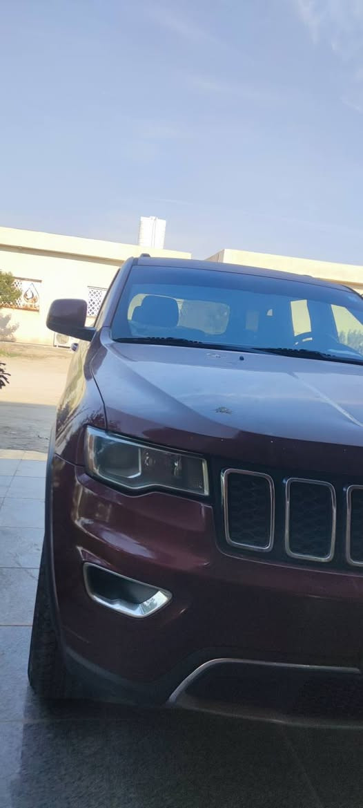 جيب كراند شيروكي 2021 اصل
رقم بغداد 
مواصفات لاريدوا
حساسات خلفية توقف ذاتي 
حساسات جانبية 
هيتر مريات
كشنات تدفئة 
كشن السايق كهرباء 
ضرر بنيد فقط تقرير موجود بدون دواخل 
ايرباك ضارب
موجودة بالناصرية مركز 

*********** 

السعر 235
