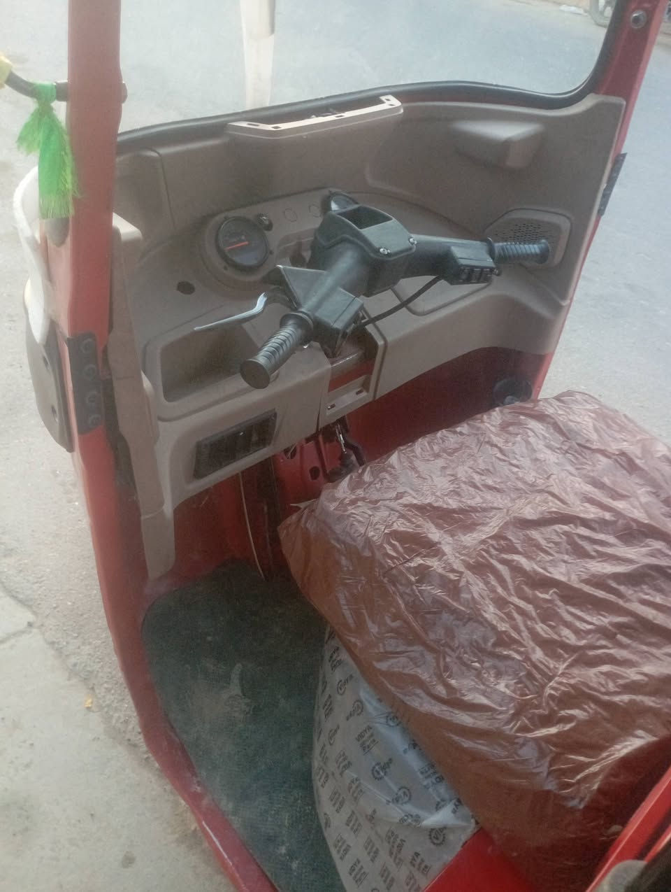 تكتك ١٧ محدثه ٢١ بس الشاصي  مو جديد مكينه ٢٠ جديده تخم تاير ماشه كهربائيات عام كله جديد درايمات فناجين دشبوبل كشنات كله جديد اوراق ذرت الميناء سعرهه ٤٢٥٠ وبيهه مجال قليل عنوان بغداد بوب الشام  رقمي 
***********
